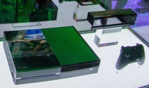 New_XBox_360_and_XBox_One._(9021844483)_crop2