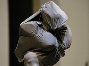 model_with_stuff_on_her_head_7-1_m-400x300