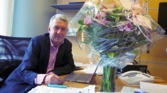 Christian Engström with flowers for rejecting ACTA