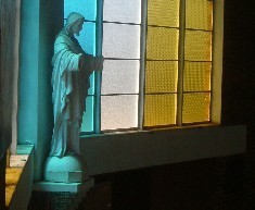 Regina Mundi statue