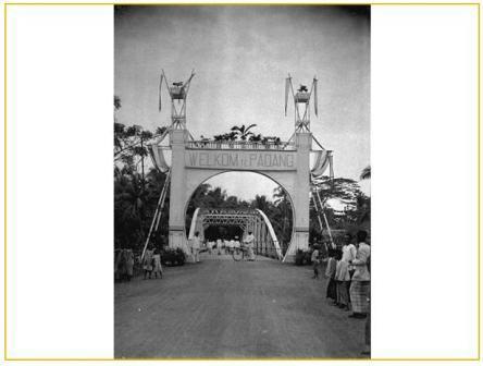 8f3ba93951eb4fe01ed6c4f84dbb6eef_minang-saisuak-gaba-gaba-menyambut-tuan-limburg-stirum-di-padang