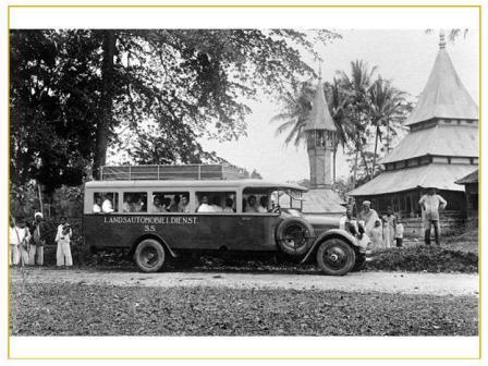 53d12ef364949a2d93d6cc2ffb7b695c_minang-saisuak-oto-tambangan-di-fort-de-kock