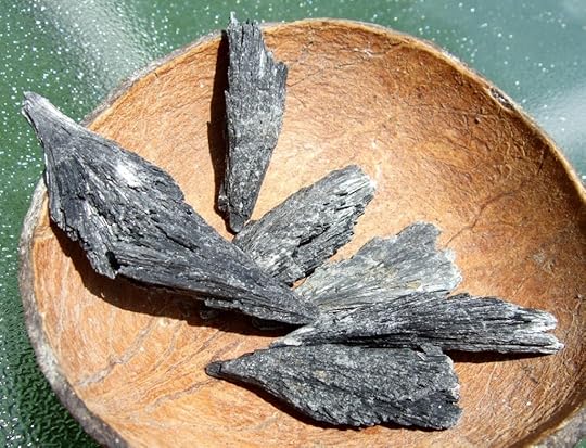 black kyanite 1024x784 Whats missing in college Crystals? 