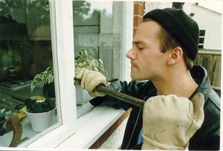 IP229055A BURGLAR BREAKING