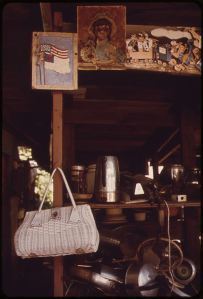 THE_OWNER_OF_THIS_HUGE_JUNK_SHOP_ON_THE_KANSAS_RIVER_IN_BONNER_SPRINGS_DIED_IN_1971._NOW_THERE_IS_ONLY_THE_RIVER_AND..._-_NARA_-_552096