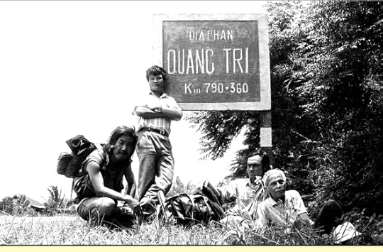 anh Chup tai Quang Tri tu trai sang phai Hoa Vang, Nguyen Dinh Toan (dung) Nguyen Luong Ngoc, Hoang Cam