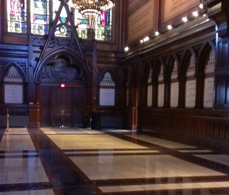 in the transept (© 2013 by David Kessler)