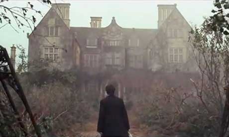 A thoroughly haunted mansion, necessary for any classic horror flick.