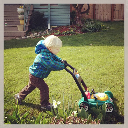 He's a fantastic helper this lovely Saturday afternoon ;)