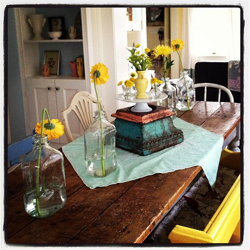 Arrived home to spring flowers everywhere. Glad to be home. #thanksmom