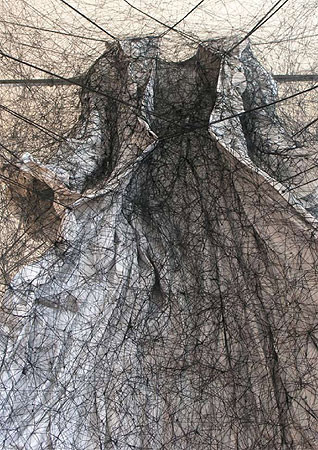 Chiharu Shiota installation
