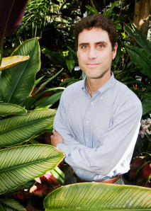 Tony Goldberg, habitat