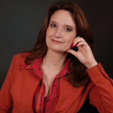 Lynn Hardy Author Photo