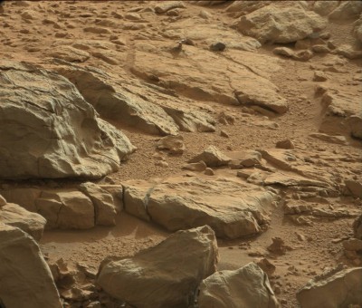 TIDBIT: JUST WHEN YOU THOUGHT ALL THE STRANGE STUFF ON MARS WAS JUST A TRICK OF LIGHT AND SHADOW...