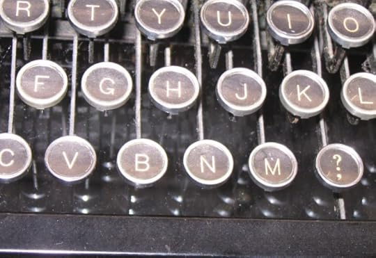 Antique-Typewriter-NaNoWriMo