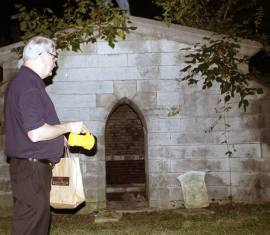 Ghost_tour_crypt_sm