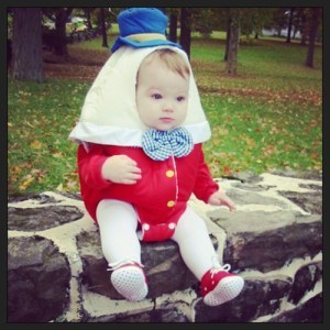 Humpty Dumpty sat on a wall - Ha,ha! How adorable is this!