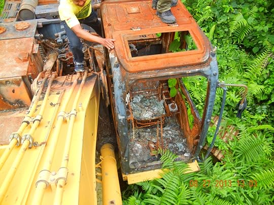 EXCAVATOR BURNED BY GHANAIAN FORCES AFTER CHINESE FLED (Photo K.O.)