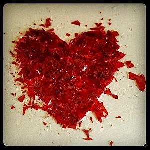 photo shatteredheartsmall_zpsd6e24ec0.jpg