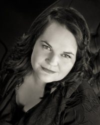 438e294ca7a40a20e32fb2.L._V387912755_SX200_