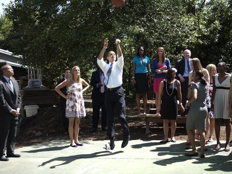 POTUS shoots a jumper