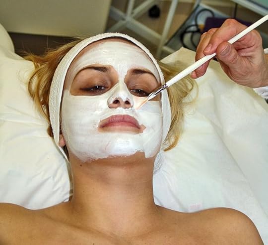 File:Facial mask.jpg