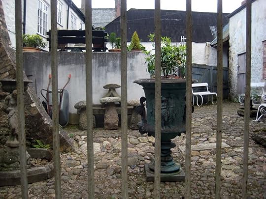 A courtyard by the Drang