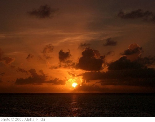 'Sunrise over Flynn Reef 2' photo (c) 2006, Alpha - license: http://creativecommons.org/licenses/by-sa/2.0/