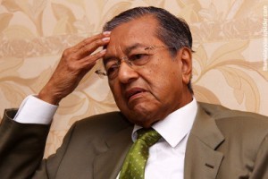 Sakit kepala Mahathir memikirkan ketakutan menentang Anwar.
