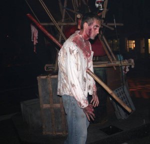Zombie-Walking-Dead-Halloween-Horror-Nights-2013