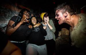 The-Walking-Dead-Halloween-Horror-Nights-2013