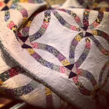 Double wedding ring quilt, from SarcasticBlogger