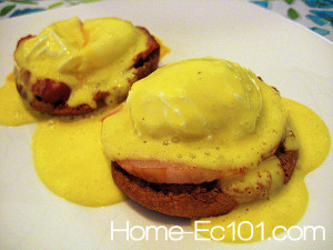 eggs-benedict-hollandaise