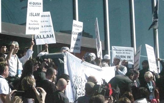 IMG_389680_Pastafarian_and_muslims_convincing_unbelievers