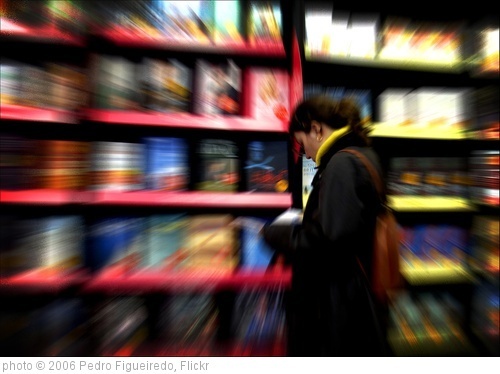 'speed reading' photo (c) 2006, Pedro Figueiredo - license: http://creativecommons.org/licenses/by-sa/2.0/