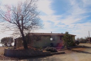 Picture of random house in California.