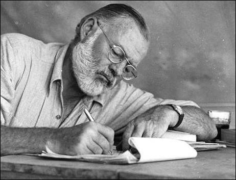 ernesthemingwaywritingdesk