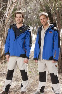 Hot guy contestants. The one on the left just gets better looking as everyone gets all scruffy.