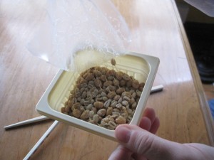 eating the natto 004