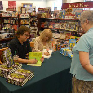 Barnes and Noble Davenport Signing 2012