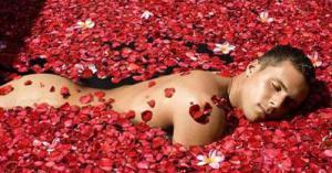 red flowers valentine bath