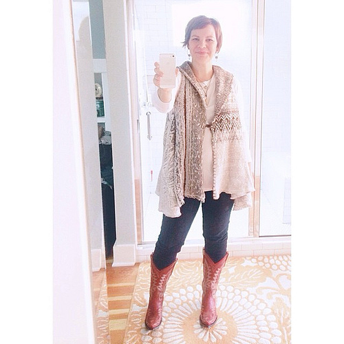 I don't know why I am doing these daily selfies but I sort of like the documenting of #thedailyoutfit. Today it's all about the red boots. #lovethem #oldgringos