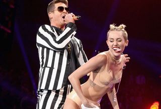 I.1.s-miley-cyrus-vma-mtv