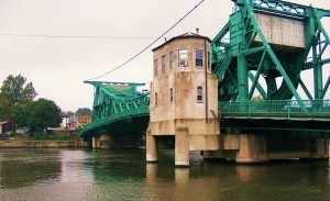 Jefferson_Street_Bridge_in_Joliet,_Illinois,_in_2008