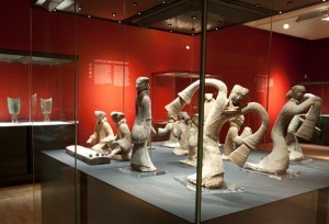 Dancers at the Han exhibition, Fitzwilliam Museum