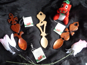 love spoons Gunning Down Romance