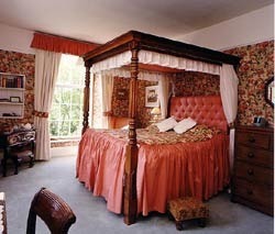 four-poster