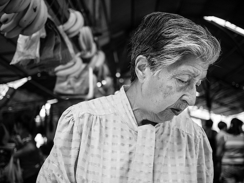CL Society 208: Old lady shopping