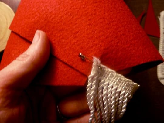 gnome-hat-pin