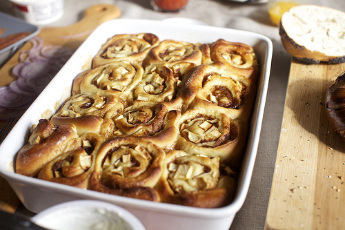 the apple-cinnamon buns i'd once promised